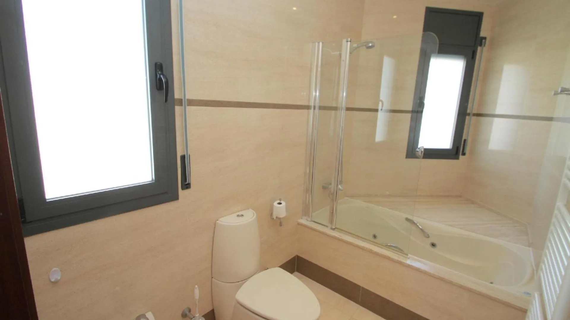 Ferienhaus Mit Privatpool Fuer 8 Personen Ca 380 Qm In Miami Platja, Costa Dorada Hospitalet De L'Infant
